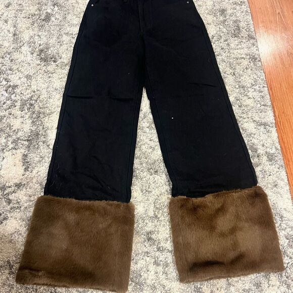 NWOT WeWoreWhat Women's black Straight leg Jeans with faux fur cuffs size 24 - Picture 9 of 15